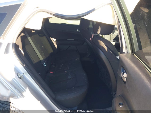KIA Optima Lx 2019 5XXGT4L35KG348607 Image 8