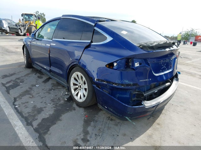 2016 TESLA MODEL X 5YJXCBE42GF000168 Photo 2