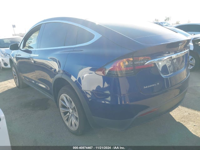 2016 TESLA MODEL X 5YJXCBE44GF003251 Photo 2