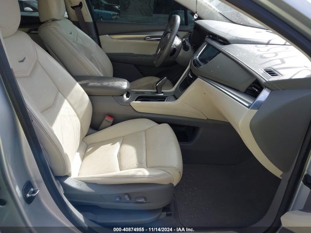1GYKNBRSXHZ222010 Cadillac XT5 LUXURY