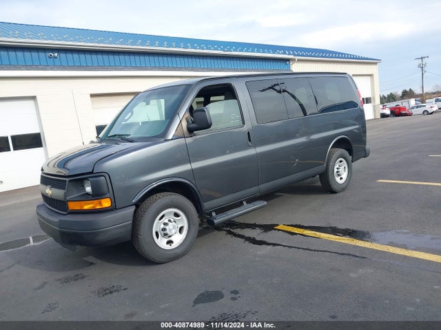 Chevrolet Express 3500 Ls 2016 1GAZGLFF9G1318289 Image 2