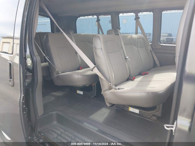 Chevrolet Express 3500 Ls 2016 1GAZGLFF9G1318289 Image 8
