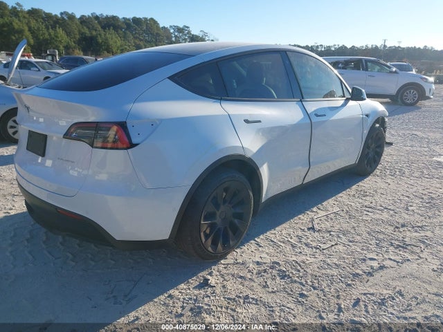 2021 TESLA MODEL Y 5YJYGDEE1MF061276 Photo 3