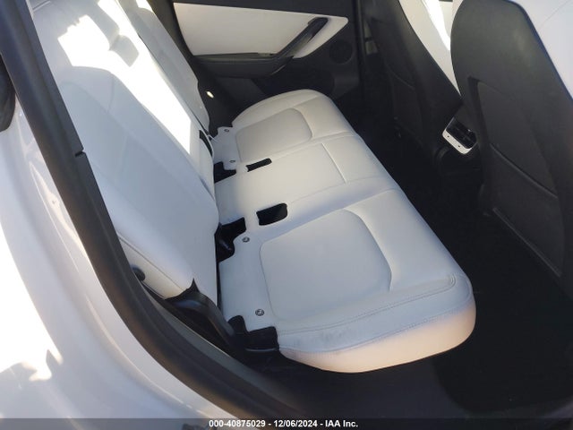 2021 TESLA MODEL Y 5YJYGDEE1MF061276 Photo 7