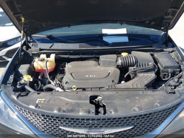 2C4RC1DGXHR565336 Chrysler Pacifica Touring