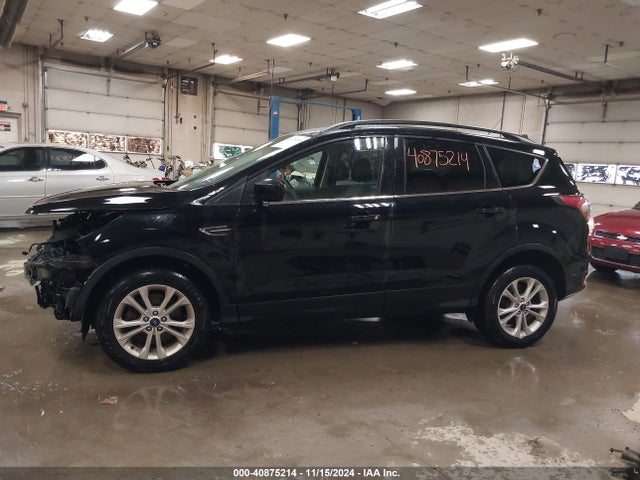 1FMCU9GDXHUA07522 Ford ESCAPE SE