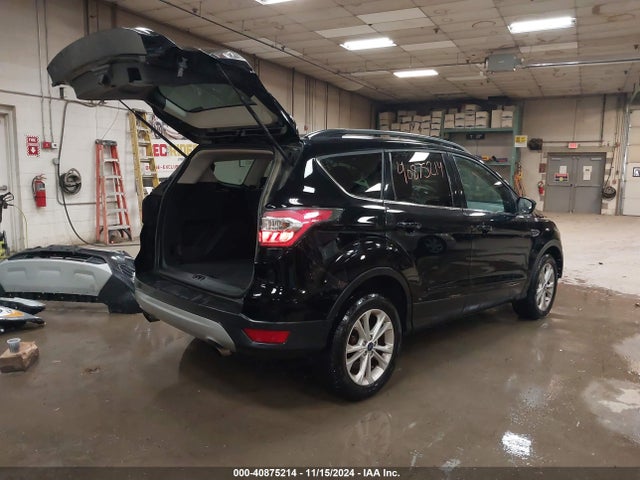 1FMCU9GDXHUA07522 Ford ESCAPE SE