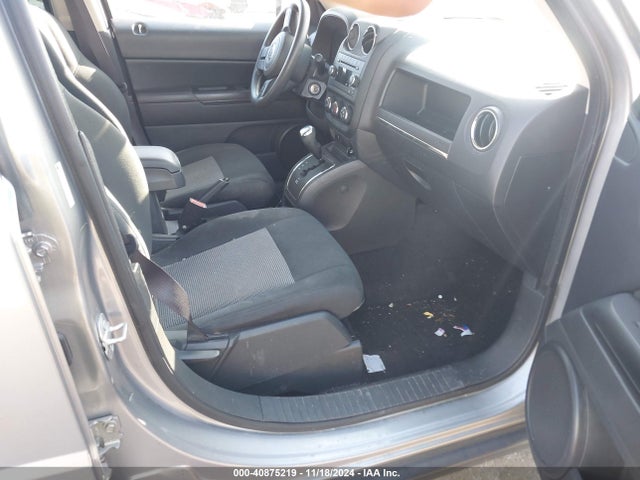 1C4NJPBAXFD164102 Jeep Patriot Sport