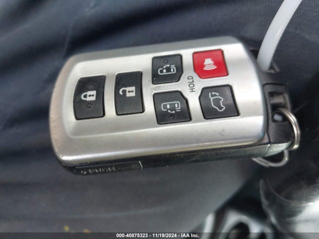 5TDXK3DC2GS737125 Toyota Sienna Se Premium 8 Passenger