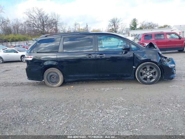 5TDXK3DC2GS737125 Toyota Sienna Se Premium 8 Passenger