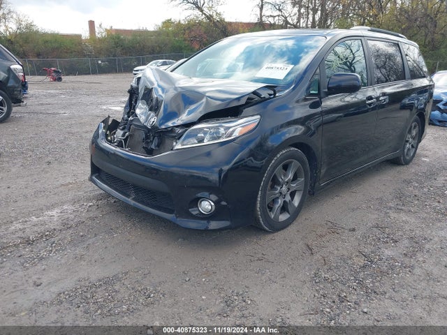 5TDXK3DC2GS737125 Toyota Sienna Se Premium 8 Passenger