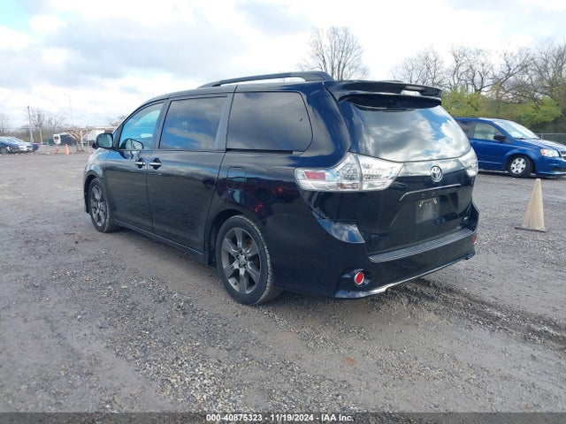 5TDXK3DC2GS737125 Toyota Sienna Se Premium 8 Passenger