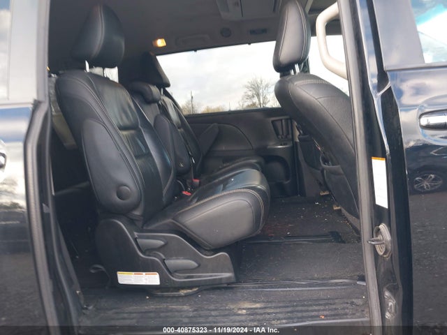 5TDXK3DC2GS737125 Toyota Sienna Se Premium 8 Passenger