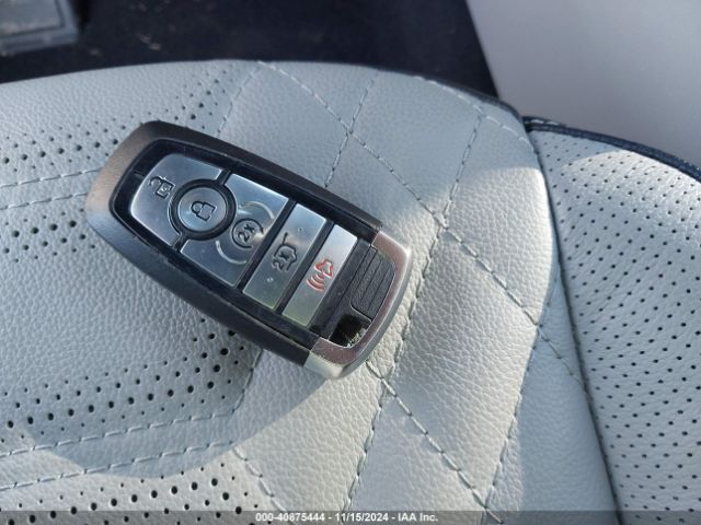 1FMCU0E17PUA63033 Ford Escape Phev