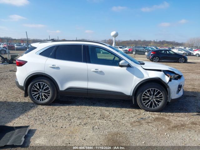 1FMCU0E17PUA63033 Ford Escape Phev