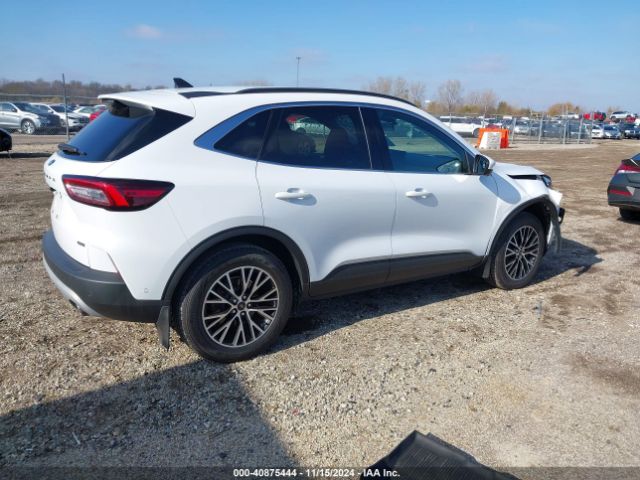 1FMCU0E17PUA63033 Ford Escape Phev