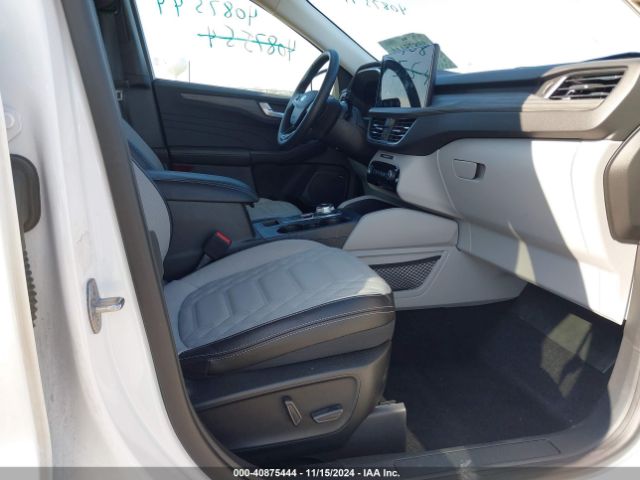 1FMCU0E17PUA63033 Ford Escape Phev