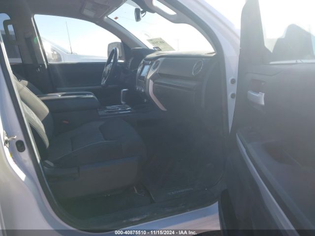 5TFDW5F16KX818940 Toyota Tundra Sr5 5.7l V8