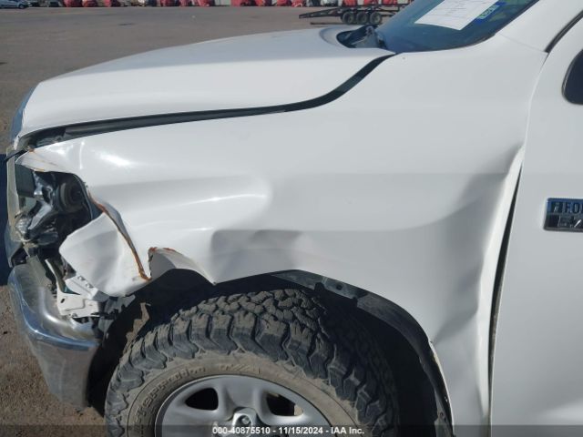 5TFDW5F16KX818940 Toyota Tundra Sr5 5.7l V8