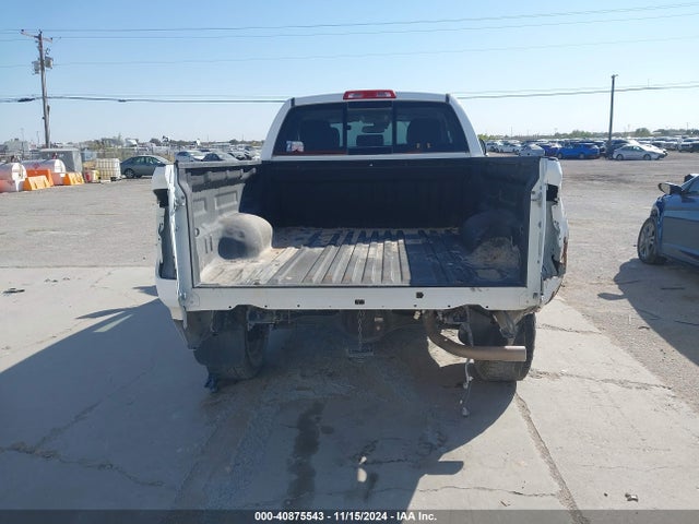 5TFUW5F16JX766739 Toyota Tundra Sr5 5.7l V8
