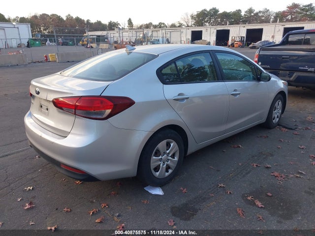 KIA FORTE LX 2017 3KPFK4A76HE017377 Image 4