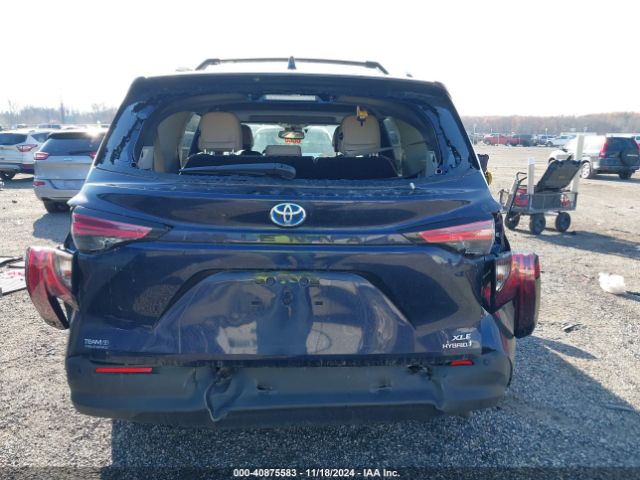 5TDJRKEC6MS050638 Toyota SIENNA XLE