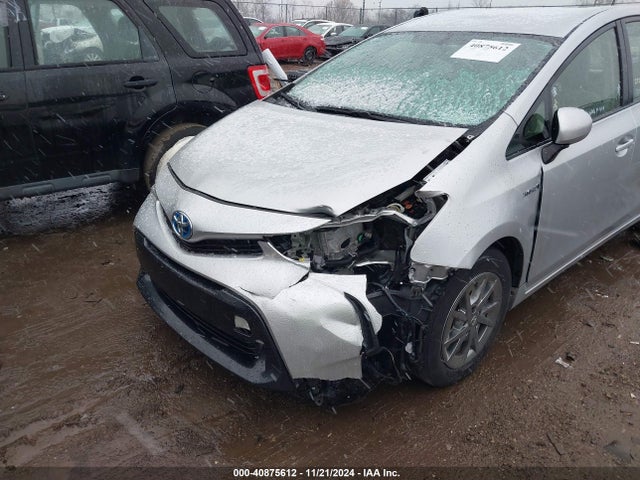 Toyota Prius V Four 2017 JTDZN3EU9HJ061729 Image 6