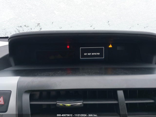 Toyota Prius V Four 2017 JTDZN3EU9HJ061729 Image 7