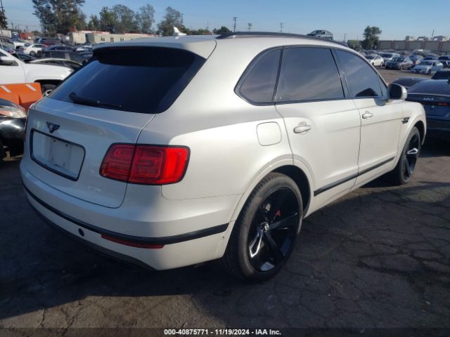 2017 BENTLEY BENTAYGA SJAAC2ZV0HC015132 Photo 3