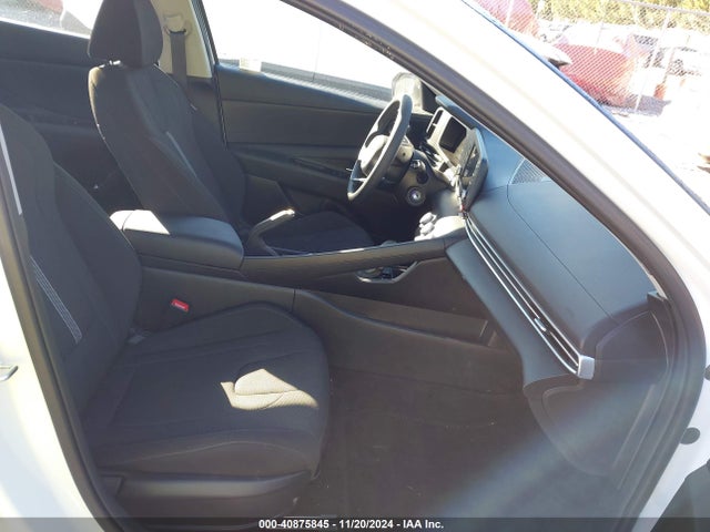 KMHLL4DG5RU832633 Hyundai ELANTRA SE