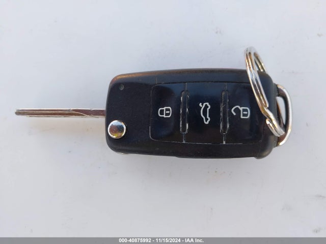 3VWF17AT5GM635146 Volkswagen Beetle 1.8t S