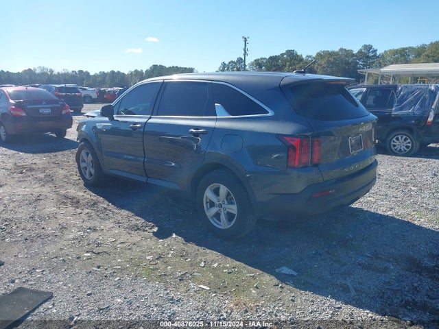 KIA SORENTO LX 2022 5XYRG4LC1NG102912 Image 3