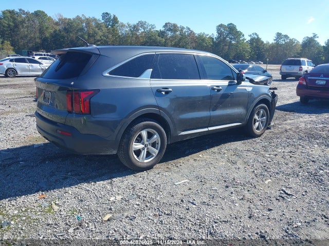 KIA SORENTO LX 2022 5XYRG4LC1NG102912 Image 4