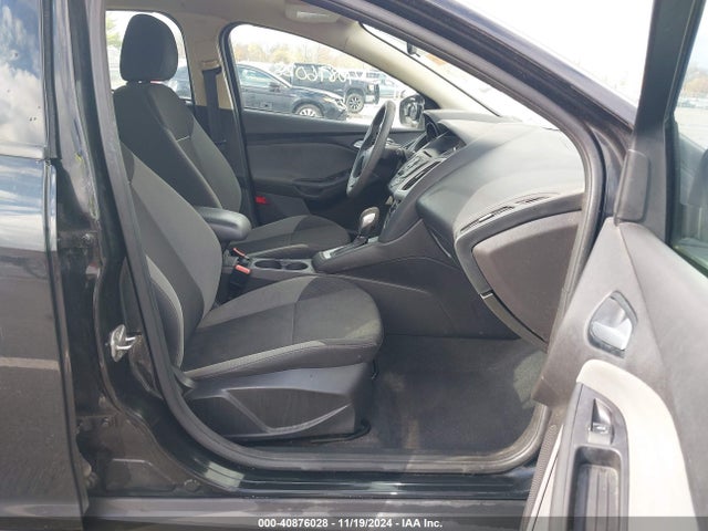 Ford FOCUS SE 2014 1FADP3K21EL404692 Image 5