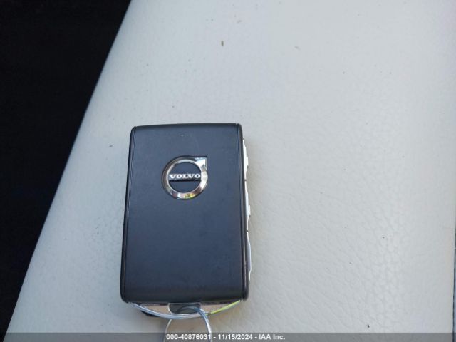 7JRL12TW4PG255128 Volvo S60 B5 Plus Dark Theme