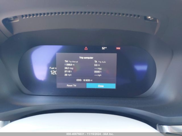 7JRL12TW4PG255128 Volvo S60 B5 Plus Dark Theme