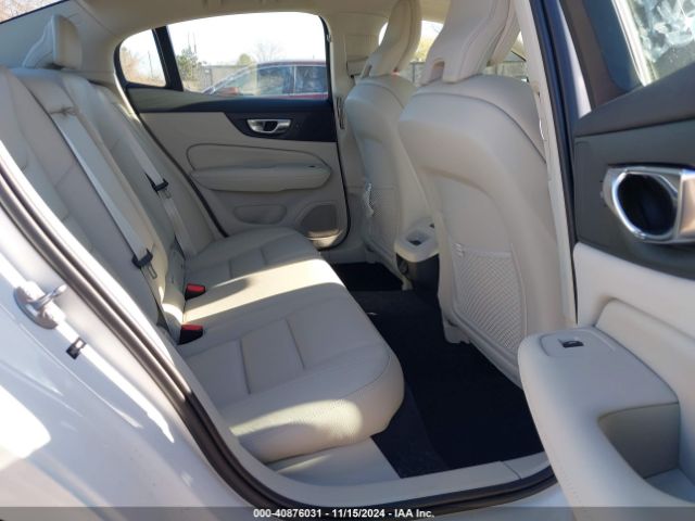 7JRL12TW4PG255128 Volvo S60 B5 Plus Dark Theme