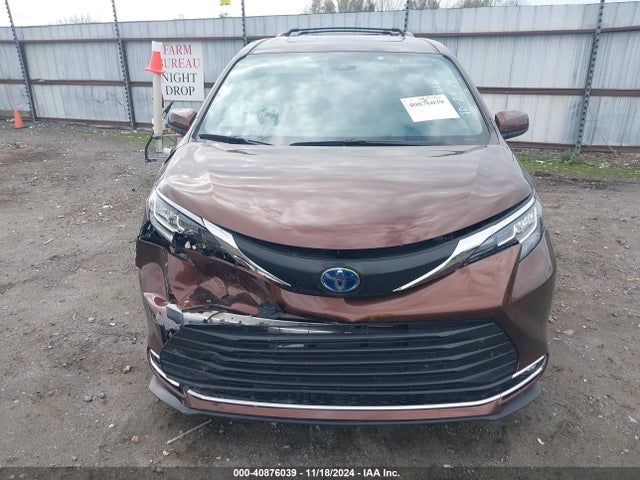 5TDJRKEC1PS150893 Toyota SIENNA XLE
