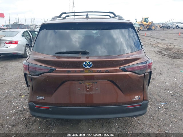 5TDJRKEC1PS150893 Toyota SIENNA XLE