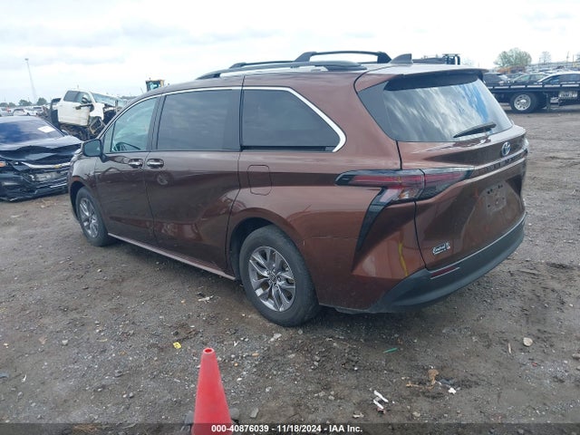 5TDJRKEC1PS150893 Toyota SIENNA XLE