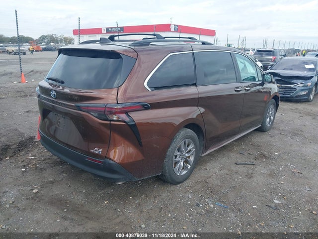 5TDJRKEC1PS150893 Toyota SIENNA XLE