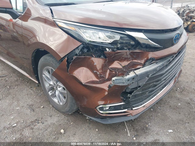 5TDJRKEC1PS150893 Toyota SIENNA XLE