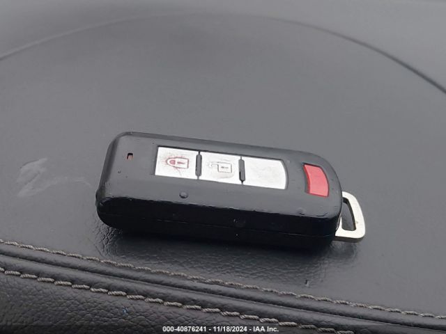 JA4AZ3A35KZ039745 Mitsubishi Outlander Sel