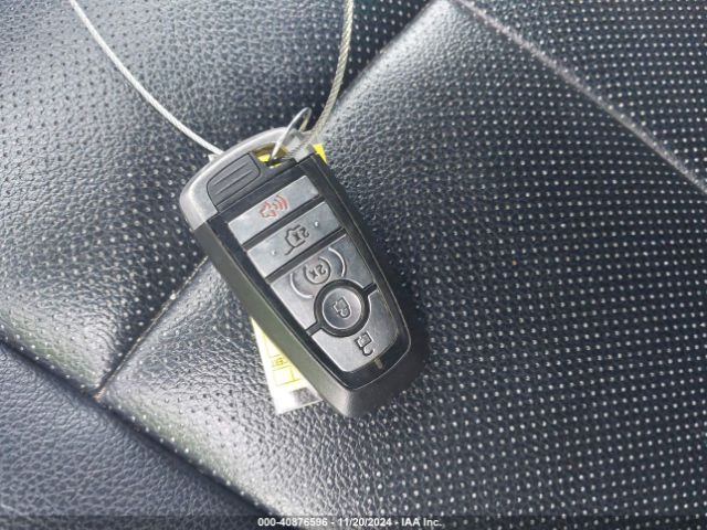 1FMJU1HT0KEA71083 Ford Expedition Xlt