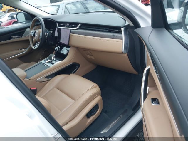 2023 JAGUAR F-PACE SADCJ2EX7PA705835 Photo 4