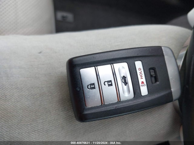 Продаж на аукціоні авто 2017 Acura Tlx Technology Package, vin: 19UUB1F59HA002289, номер лоту: 40876631