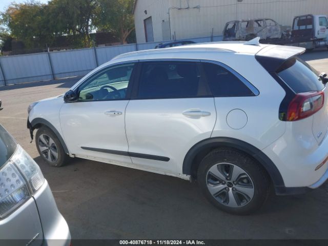KNDCB3LC4J5152057 KIA NIRO LX