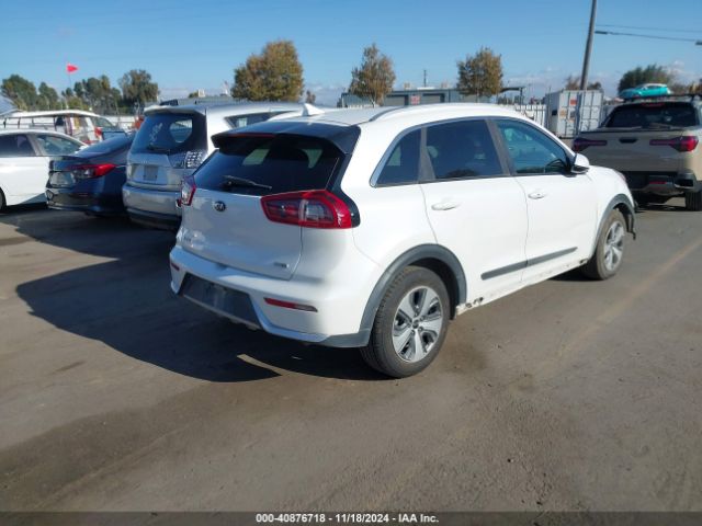 KNDCB3LC4J5152057 KIA NIRO LX