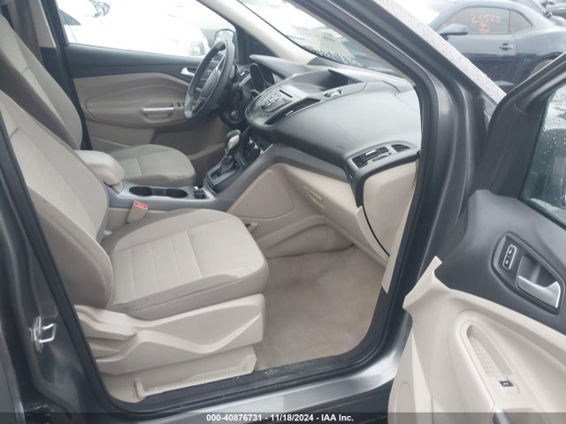 1FMCU9GX1EUE12660 Ford ESCAPE SE