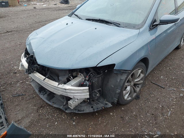 Chrysler 200 S 2015 1C3CCCBBXFN558412 Image 2